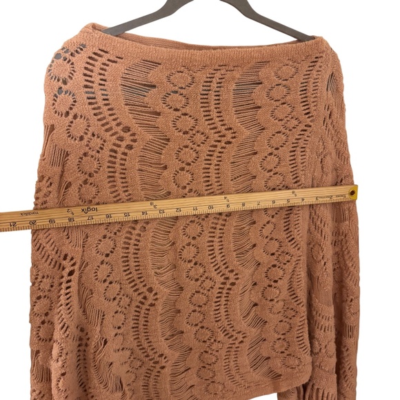 NWT macchia di Ruggine Blush Peach Knit Fringe Poncho One Size Prairie V neck - Picture 9 of 10